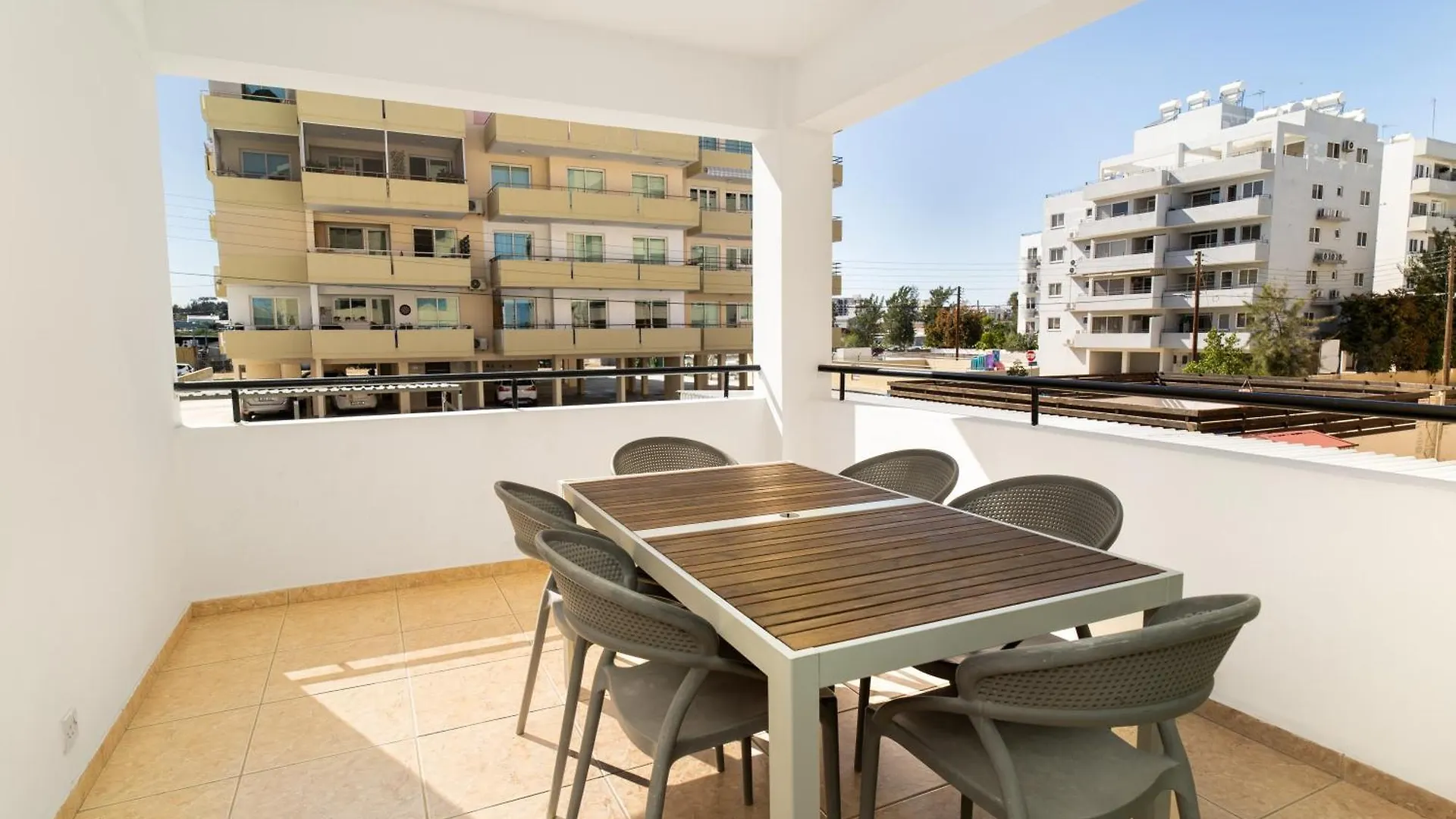 Apartment Olivia Mackenzie 2 Bedroom Flat With Pool Larnaca