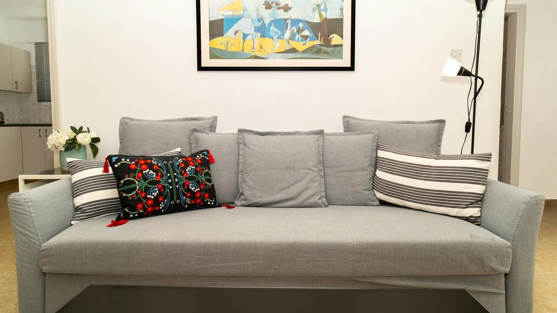Olivia Mackenzie 2 Bedroom Flat With Pool Larnaca Apartment